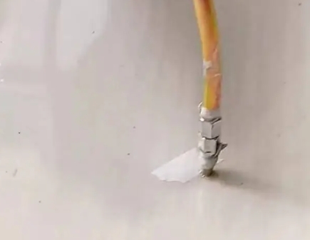 东山瓷砖空鼓维修公司专业解答在瓷砖铺贴过程中，如果使用的砂料过粗（如全部使用了粗砂），可能会导致以下问题
